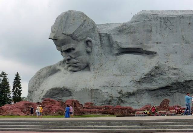 War Memorials in Other Lands and the Meaning Behind Them by Denis Kenyon